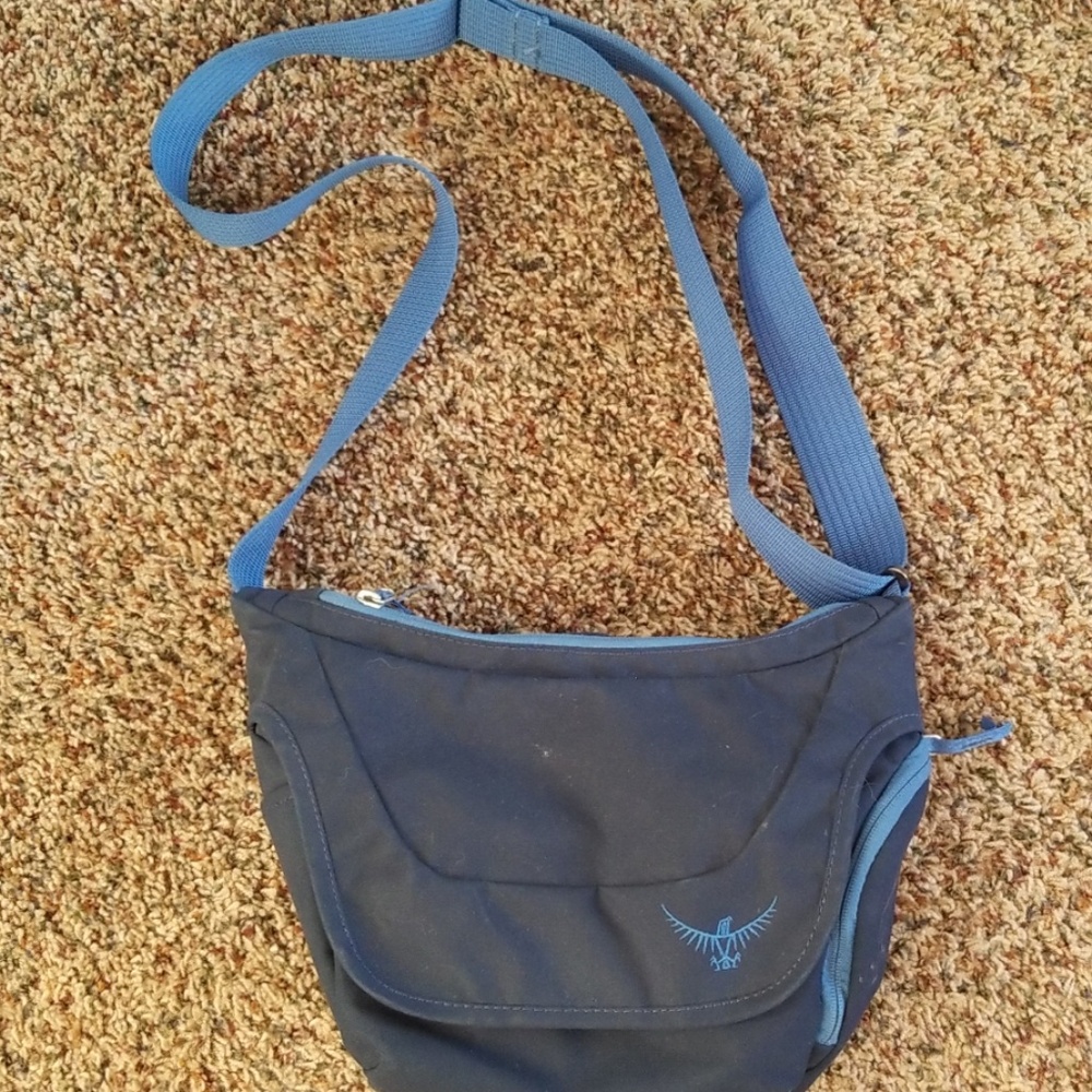 Small outdoor style travel bag